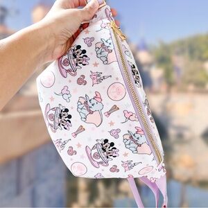 Disney Characters Disney World Park hip bag Disneyland crossbody Fanny pack nwt